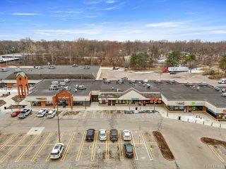 Property in Livonia, MI thumbnail 4