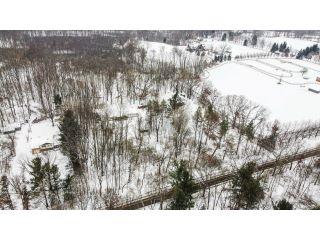 Property in Hartland Twp, MI thumbnail 4