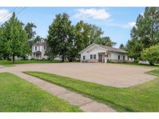 Property in Macon, MO 63552 thumbnail 2
