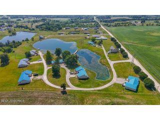 Property in New Bloomfield, MO 65063 thumbnail 0