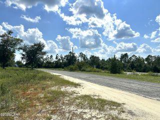 Property in Youngstown, FL 32466 thumbnail 2