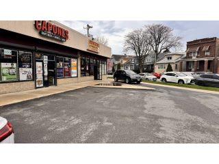 Property in Chicago, IL thumbnail 2