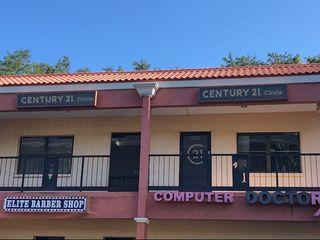 CENTURY 21 Circle