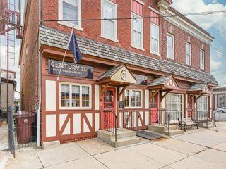 CENTURY 21 Town & Country Realty