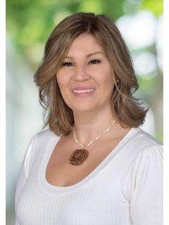 Bonnie Calderone of CENTURY 21 Everest photo