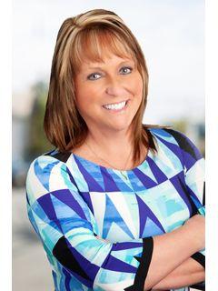 Tracey Farmer of CENTURY 21 Redwood Realty photo