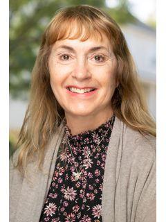 Lisette Turner of CENTURY 21 Redwood Realty photo