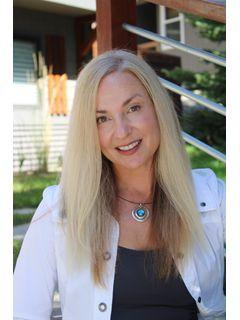 Kira Kelly of CENTURY 21 Beutler & Associates photo