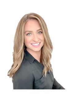 Lauren Lucky of CENTURY 21 Judge Fite Company photo