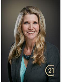 Meagan Luce of CENTURY 21 Northland photo