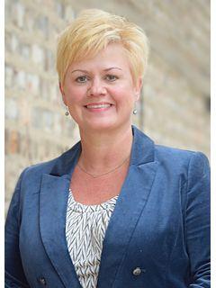 Jennifer Fernandez of CENTURY 21 Circle photo