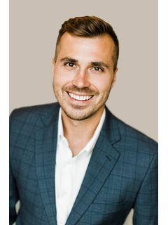 Chris Ennis of CENTURY 21 Beutler & Associates photo