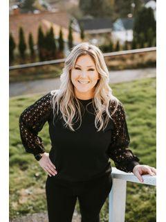 Amber Eaton of CENTURY 21 Real Estate Center photo