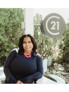 Andrea Deer of CENTURY 21 Carioti photo