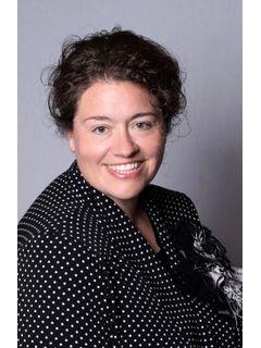 Misti Mosley of CENTURY 21 Cota Realty photo