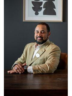 Sean Bowers of CENTURY 21 Lifestyle photo