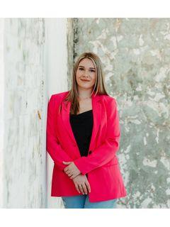 Katy Richards of CENTURY 21 Butler Real Estate Services photo