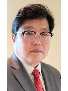 Kevin Choe of CENTURY 21 Real Estate Center photo