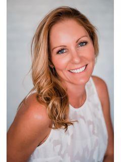 Dena May St. George of CENTURY 21 Tucker Swanson photo