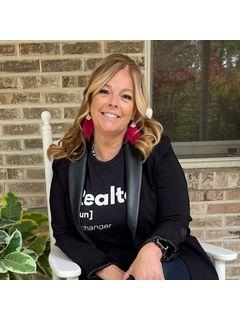 Shannon Craver of CENTURY 21 Alliance photo