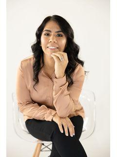 Ana Pineda of CENTURY 21 Cota Realty photo