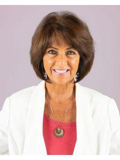 Martha Jett of CENTURY 21 Bennett & Edwards Realty photo