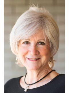 Sue Gardner of CENTURY 21 Knowles Realty photo