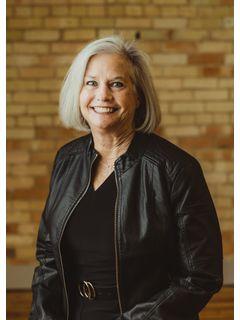 Cindy Rank of CENTURY 21 Signature Realty photo