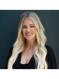 April Mann of CENTURY 21 Lois Lauer Realty photo
