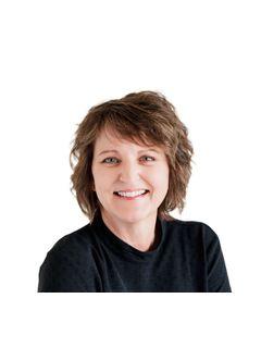 Alison Schumann of CENTURY 21 Morrison Realty photo