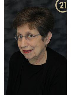 Connie Farina of CENTURY 21 Home First Realtors photo