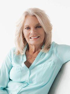 Lisa Carroll of CENTURY 21 Affiliated photo