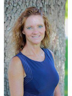 Betty Salas of CENTURY 21 Alton Clark photo