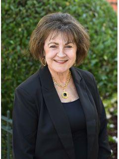 Ramona Crain of CENTURY 21 Campbell & Company photo