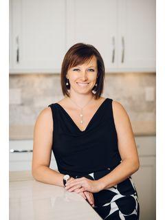 Andrea Watkins of CENTURY 21 Nachman Realty photo