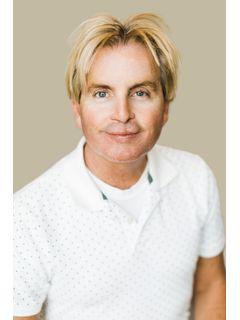 Mike Bass of CENTURY 21 Beutler & Associates photo