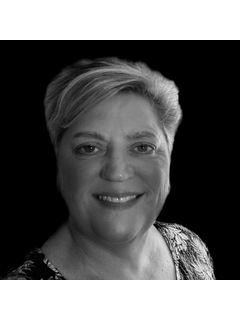 Lynn Hale of CENTURY 21 Curran & Oberski photo
