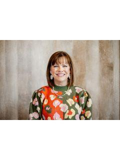 Larisa West of CENTURY 21 Running S Realty photo