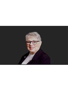 Jan Brown of CENTURY 21 Broughton Team photo