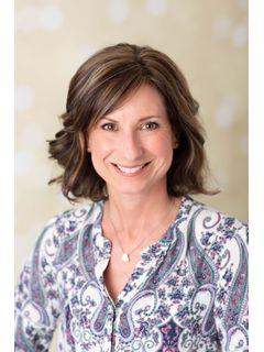 Michelle Kozeluh of CENTURY 21 Beutler & Associates photo