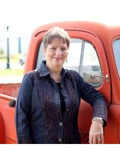 Linda Swenson of CENTURY 21 Circle photo