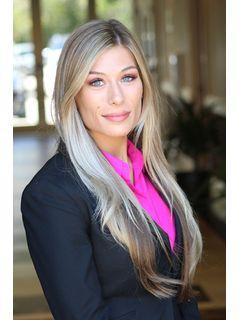 Hannah Coe of CENTURY 21 Collective photo