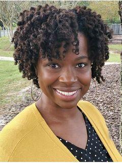 Tressa Bell of CENTURY 21 Investment Realty photo