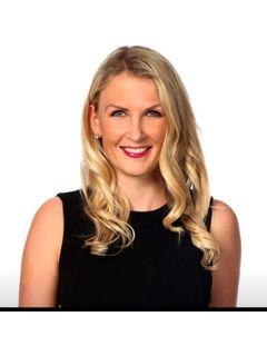 Lena Lawing of CENTURY 21 Town & Country Realty photo