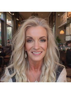 Theresa Miller of CENTURY 21 Elite photo