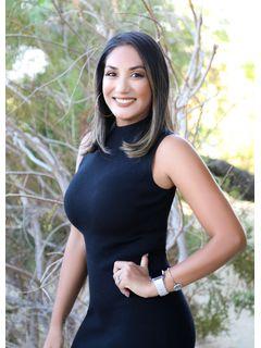 Nicole Beck of CENTURY 21 Coachella Valley Real Estate photo