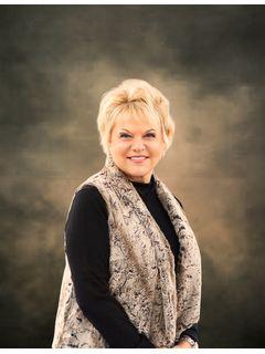 Careyee Bell of CENTURY 21 BELLORA photo