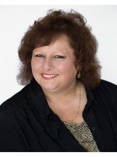 Shari Stevens of CENTURY 21 Northstar photo