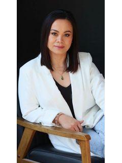 Mae Geller of CENTURY 21 Morrison Realty photo