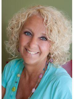 Bettina Boling of CENTURY 21 Elite photo